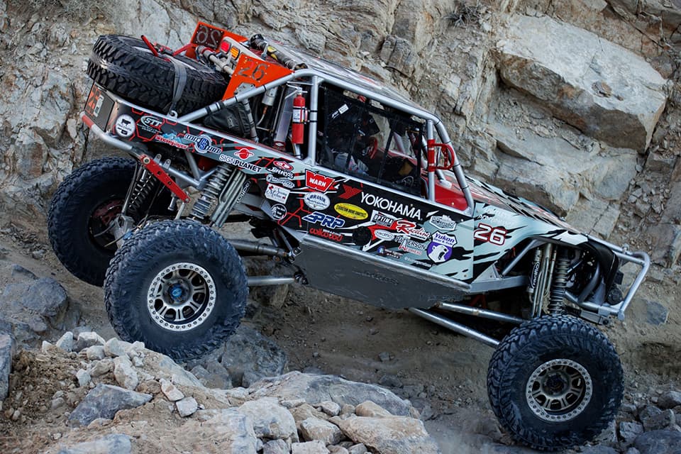 السيارات المجهزة بإطارات يوكوهاما جيولاندر تحقق المركز الأول في 3 فئات في سباق King of the Hammers للطرق الوعرة في الولايات المتحدة عام 2024.